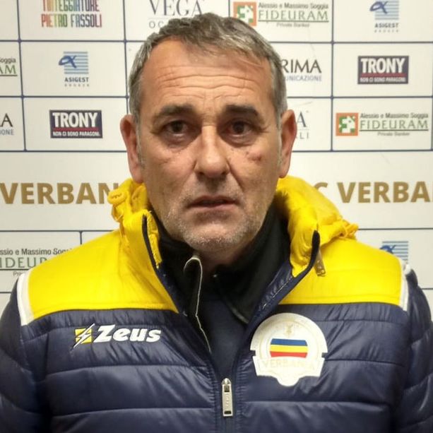 Corrado Cotta non è più l’allenatore del Verbania Calcio: il tecnico si è (?) dimesso