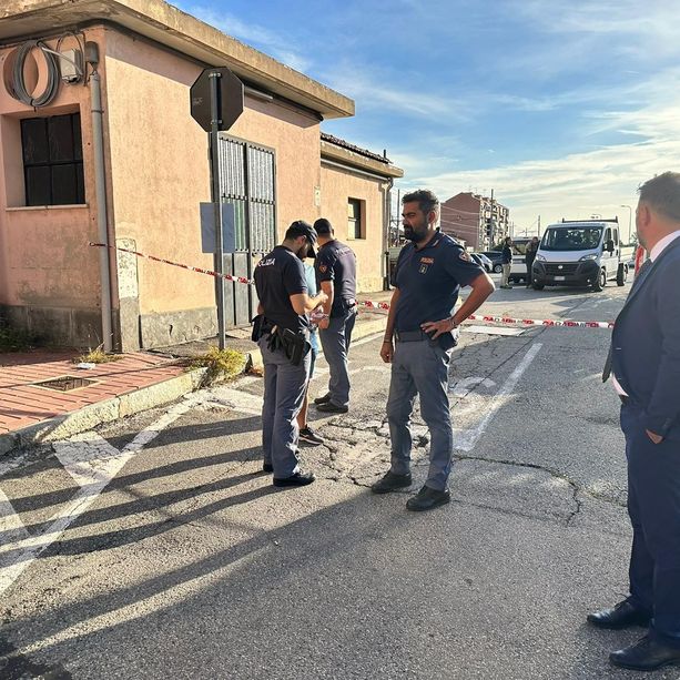 Operai travolti e uccisi dal treno, lo sgomento a Brandizzo: “Scena indescrivibile, resti sparsi per 500 metri”
