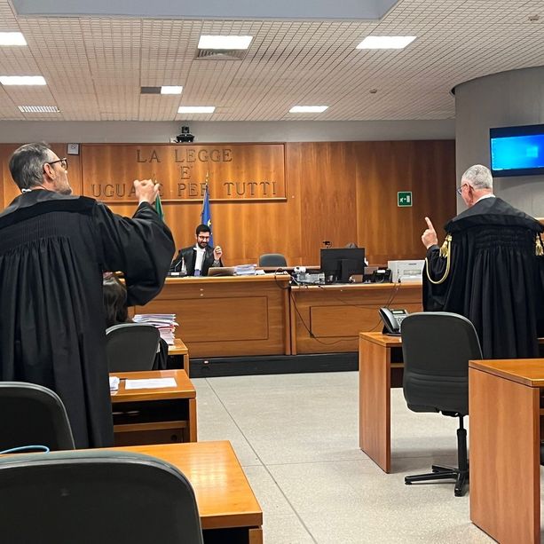 Manfrinati a processo per stalking, nuova udienza: il racconto dei testimoni: «Lavinia era così spaventata da uscire di casa con una parrucca»