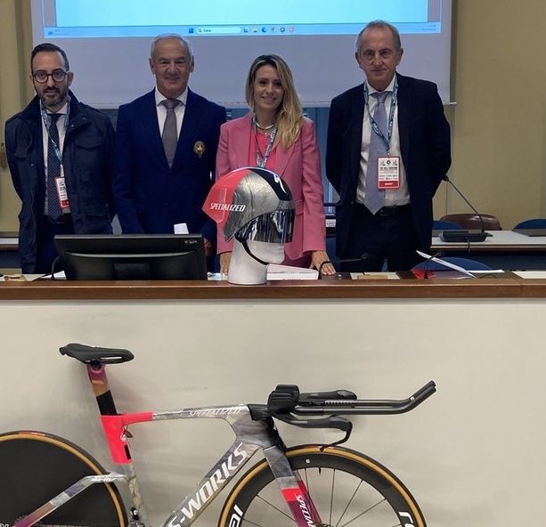 VIDEO. Torna la Tre Valli Varesine, Busto e Varese ancora unite dalla passione a due ruote. «Sempre una grande emozione»