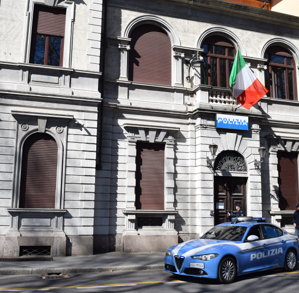 Ruba in parrocchia e tenta di vendere gli oggetti sacri, denunciato per furto aggravato