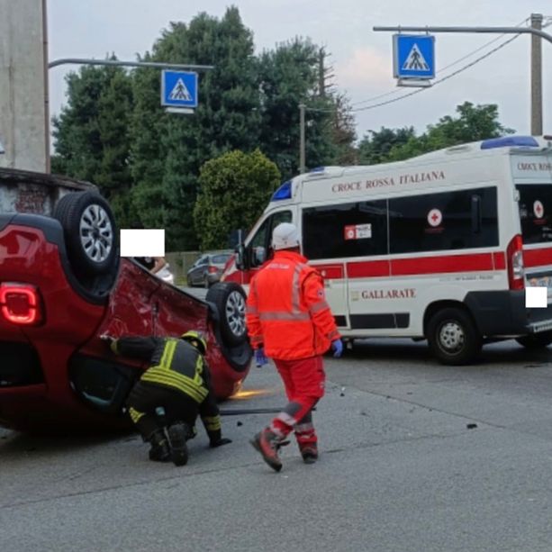 Scontro tra due auto, paura a Samarate