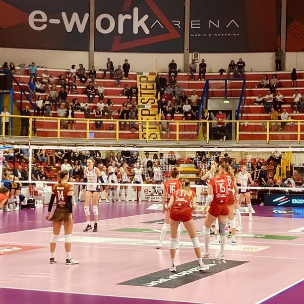 Uyba, sì che ci sei! Vince Scandicci ma la squadra di Velasco piace