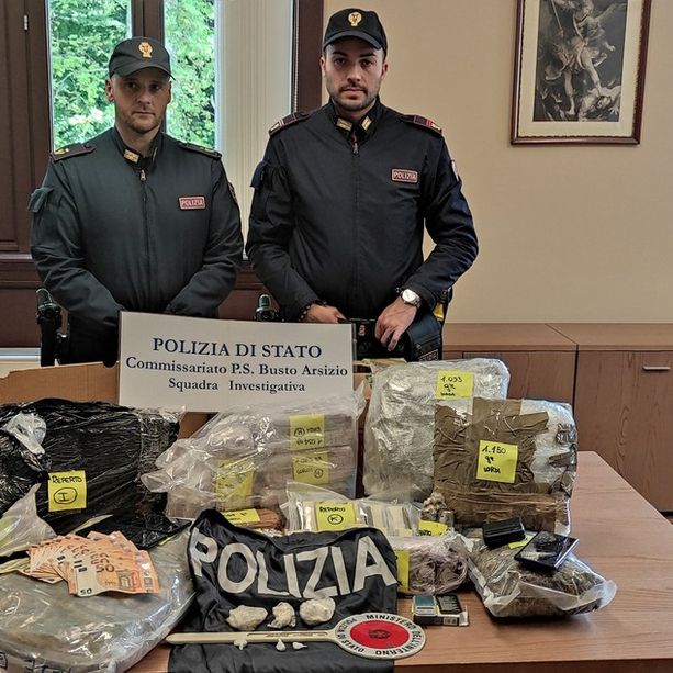L'appartamento era il supermarket della droga: un arresto a Gorla Minore