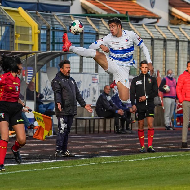 FOTO: Pro Patria e Pro Vercelli si dividono la posta. Vincono i bambini allo stadio