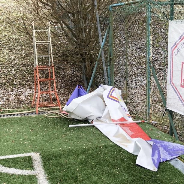 Partita &quot;abusiva&quot; senza mascherina e danneggiamenti: sfregiato il campo della Lavena Tresiana a Cremenaga