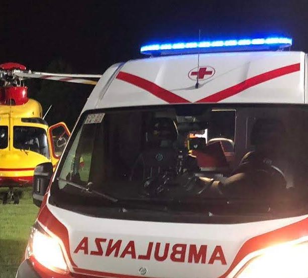 Infortunio in officina a Besozzo, ragazzo di 21 anni ustionato: è in prognosi riservata