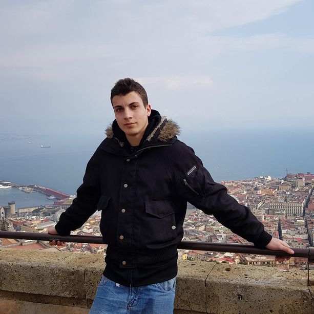 Schianto sulla statale 394: non ce l'ha fatta il giovane di 21 anni. La Valcuvia piange Federico