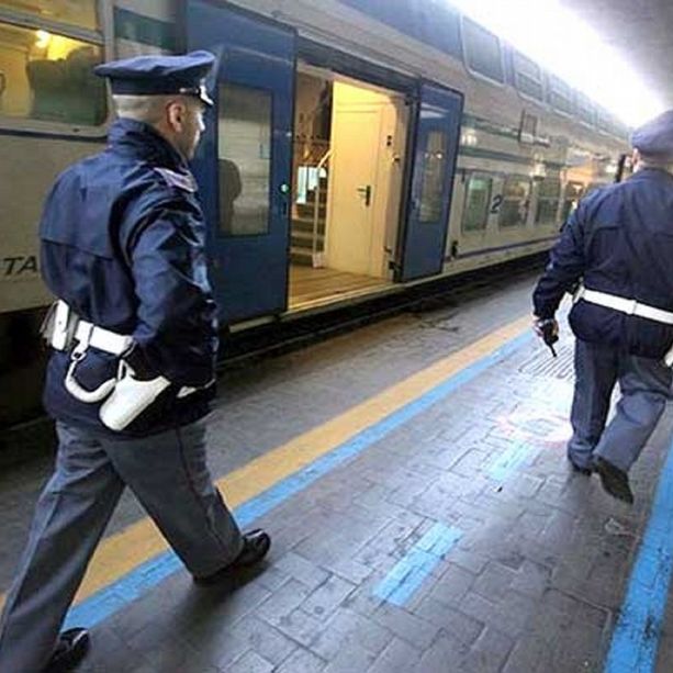Era ricercato per rapina, furto e lesioni: catturato dalla polizia in stazione a Varese