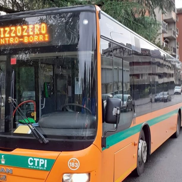 Aggredì con minacce e insulti due controllori di Autolinee Varesine: per l'esagitato arrivano condanna e risarcimento