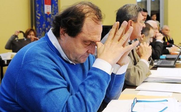 Busto, centrodestra in fibrillazione. Farioli si dimette da assessore
