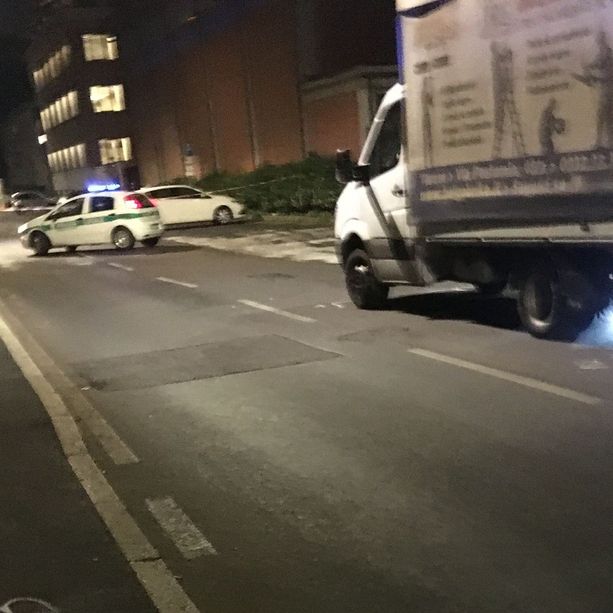 Donna investita in via Monte Rosa, è grave: trasportata al pronto soccorso in codice rosso