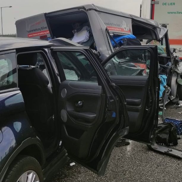 Grave incidente stradale in Autolaghi: soccorse sette persone, tra loro anche due bambini