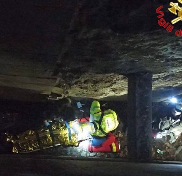 E' fuori pericolo il ragazzo precipitato per otto metri nel pozzo dell'autosilo a Saronno