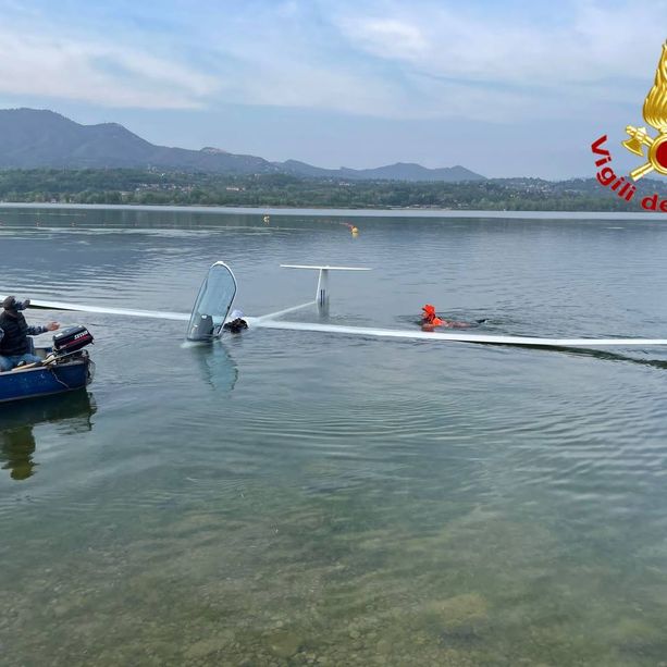 Aliante finisce nelle acque del lago a Calcinate del Pesce: salvo il pilota