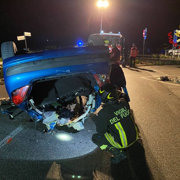 FOTO. Schianto tra auto in Valcuvia, elisoccorso in volo: quattro feriti, uno è grave