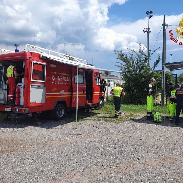 Gavirate, scompare una ragazza. Ricerche in corso di vigili del fuoco, soccorso alpino e protezione civile