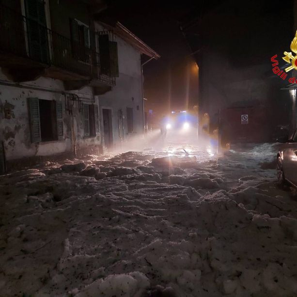 Il maltempo torna a colpire il Varesotto: notte di tempesta, grandinata record a Gornate Olona