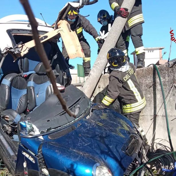 Pauroso incidente a Cassano Magnago: auto si schianta contro un muro, grave un ragazzo di 21 anni