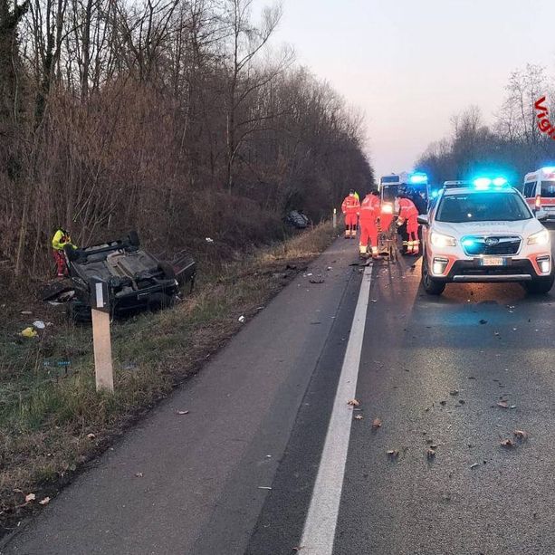 Incidente all'alba sulla Provinciale a Gazzada: sei feriti ed elisoccorso in azione