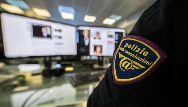 Sessantenne varesino indagato per adescamento di ragazzine online: a casa la polizia trova munizioni da guerra