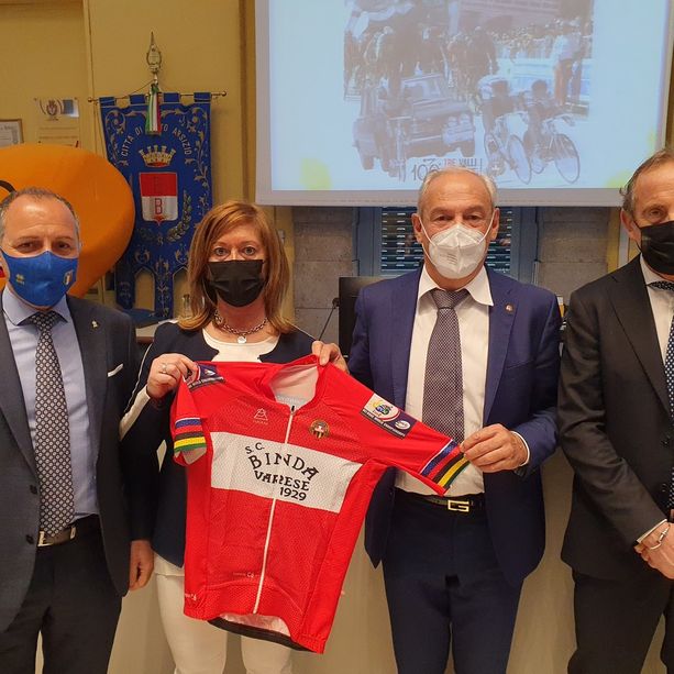 La centesima Tre Valli parte da Busto: «Città e società Binda in fuga verso la vittoria»