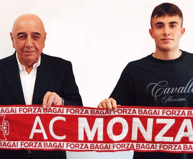 Leo, 17 anni, primo contratto da professionista in serie A: «Orgogliosi di te»
