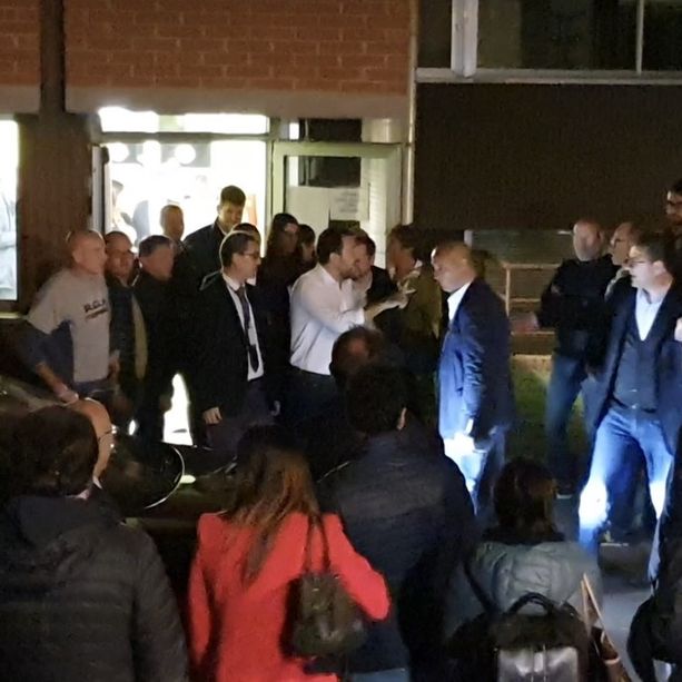 Tre ore di confronto tra Salvini e i militanti: qualche critica, forte richiesta di autonomia. Il Comitato Nord? «Se lo dice Bossi è giusto»