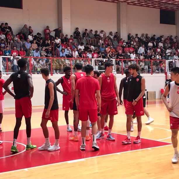 FOTO E VIDEO Si alza il sipario sulla nuova Openjobmetis: oltre 500 tifosi all’allenamento aperto
