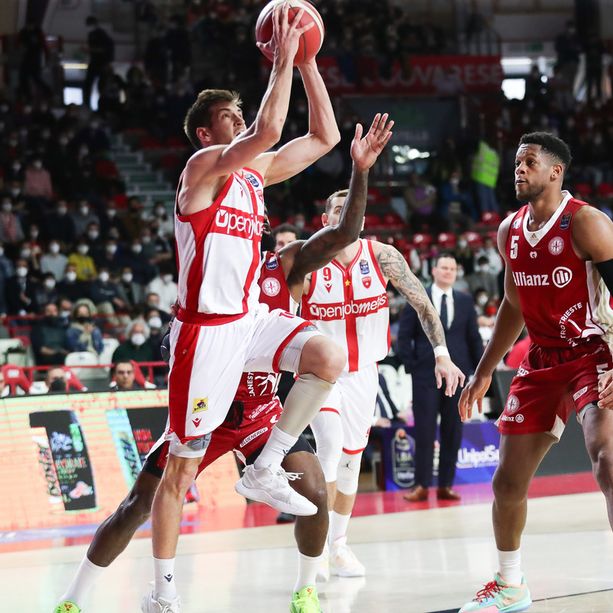 Applausi a chi stasera non avrebbe mai potuto vincere