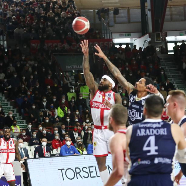 Varese &quot;finisce&quot; la Effe e la sua agonia: si rimane in Serie A