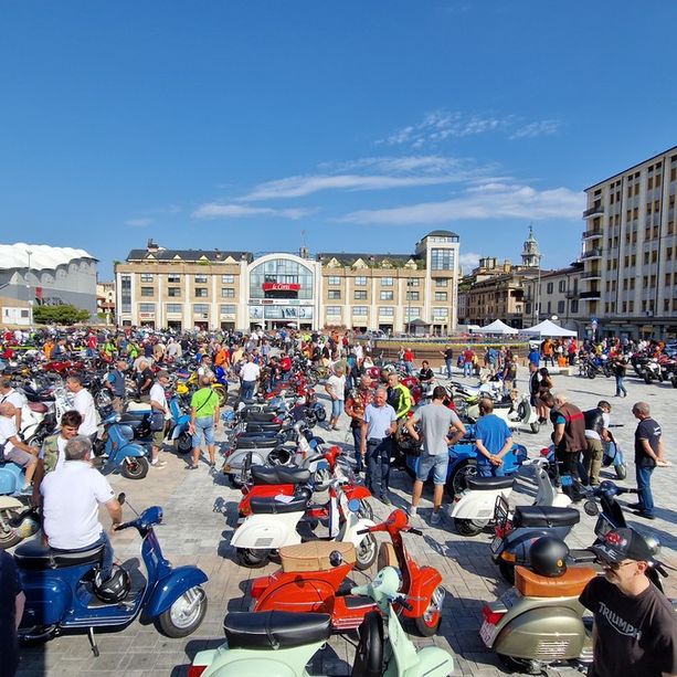 VIDEO e FOTO. La MotoAdunata apre la Festa della Montagna di Varese. Senza Alpini non sarebbe Ferragosto