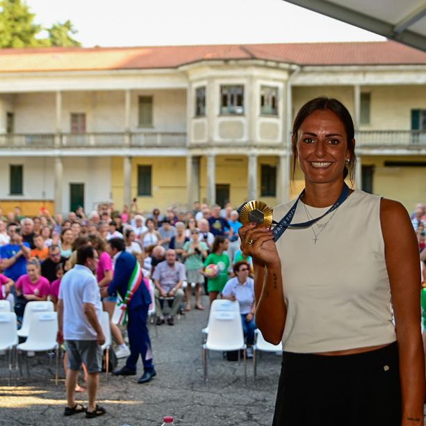 VIDEO Albizzate dà il bentornato alla sua ragazza d’oro Caterina Bosetti: «È il cammino di una vita»