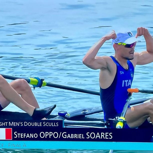 Gabriel Soares mostra i muscoli: è medaglia d’argento nel doppio pesi leggeri