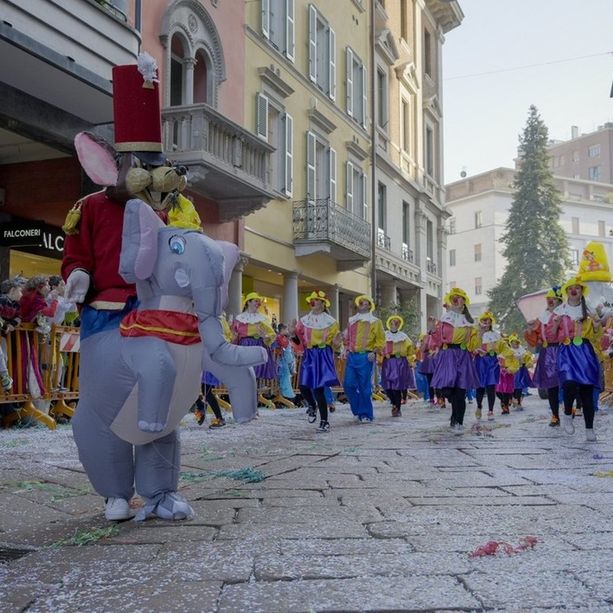 A SPASSO NEL WEEKEND. Carnevale, ci siamo: maschere e sfilate in mezza provincia di Varese