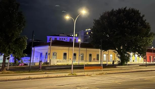 Senza tetto trovato morto in stazione. Forse è stato ucciso dal gelo
