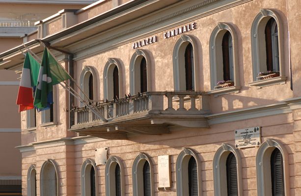 La giunta di Angera è caduta, ora il commissariamento e poi le elezioni anticipate
