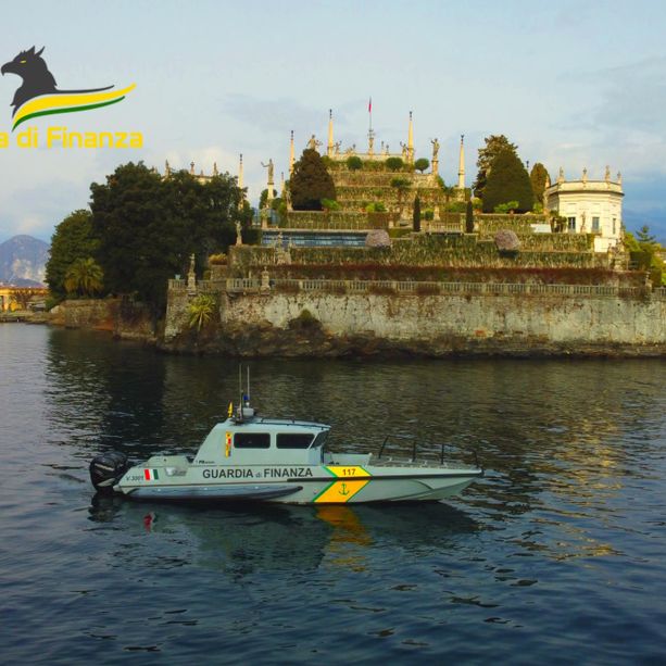 Occupazione demaniale abusiva sul lago Maggiore ed evasione fiscale per 300mila euro: sanzionata una società nautica ad Angera