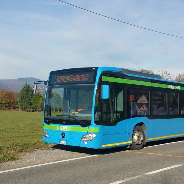 Non vogliono pagare il biglietto dell'autobus, a Cassano Valcuvia si scatena una rissa