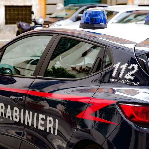 Rapina in banca a Cocquio Trevisago, assaltata la filiale del Credit Agricole di via Milano