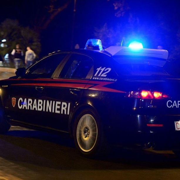 Rissa in un bar sul lungolago di Luino: 30enne colpito con una sedia sulla testa finisce al pronto soccorso
