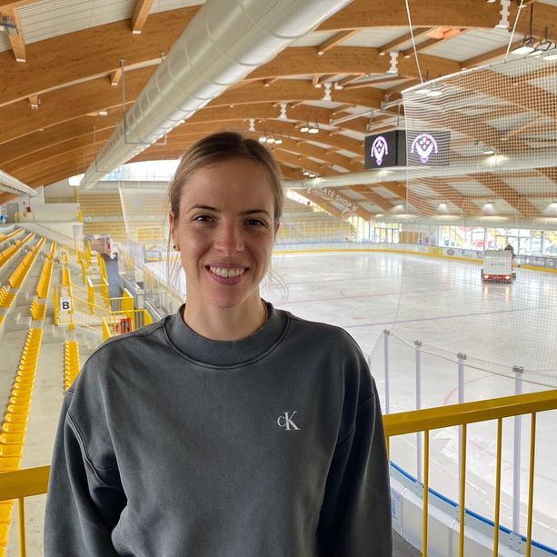 VIDEO. Carolina Kostner all'Acinque Ice Arena: «Forza Mastini, stasera dateci dentro. Serve anche un po' di gioia per essere arrivati fin qui...»