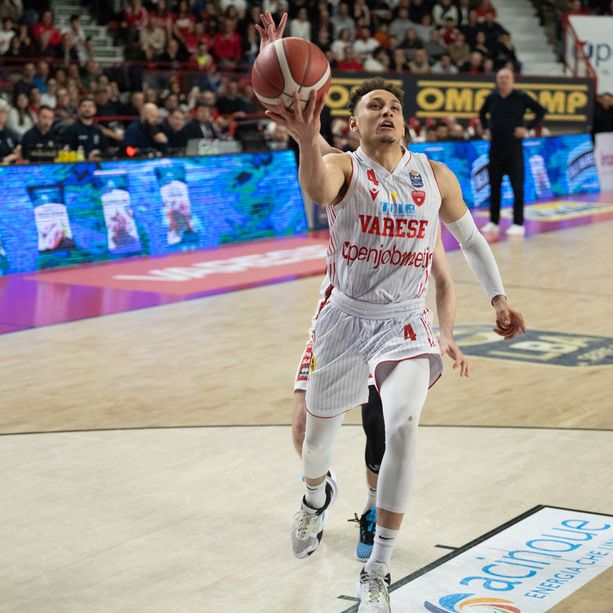 SASSARI-VARESE, la diretta. Biancorossi in campo per blindare il quarto posto