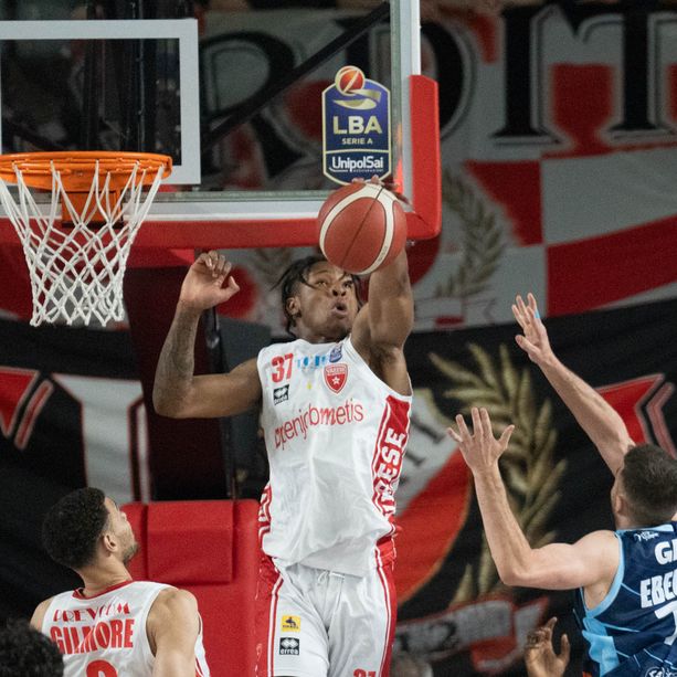 Okeke-Pallacanestro Varese, we have a problem. La società &quot;sospende&quot; il giocatore