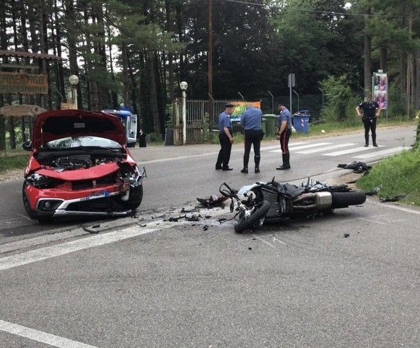 Non ce l'ha fatta il motociclista coinvolto in un incidente alla Bevera a Viggiù. La vittima abitava a Induno