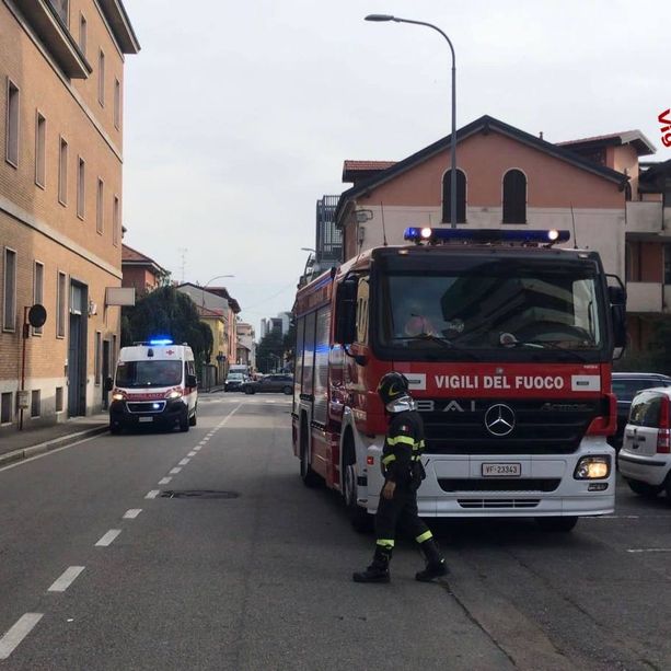 Operaio colpito da una scarica elettrica mentre lavora a un ripetitore telefonico: è grave