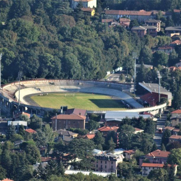 L'&quot;Impero&quot; del calcio al Franco Ossola: in corso a Varese le riprese per la serie Sky sul calciomercato