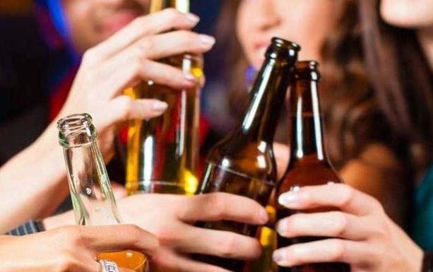 Nottata alcolica nel Varesotto, in ospedale anche due ragazze di 19 anni