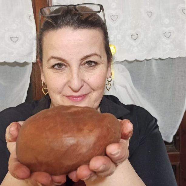 Irene Dal Soglio pasticcera per passione di Travedona Monate: «Traggo ispirazione dagli chef famosi, ma il maestro assoluto è Iginio Massari»