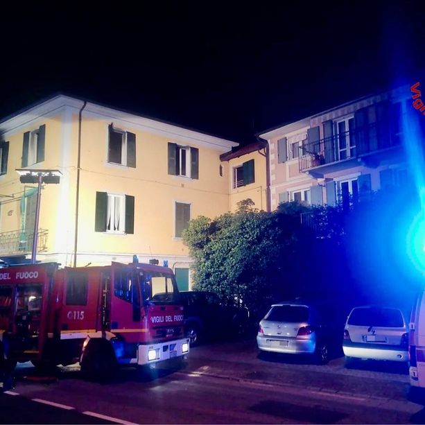 Tragedia a Laveno, una persona è morta nell'incendio della propria abitazione